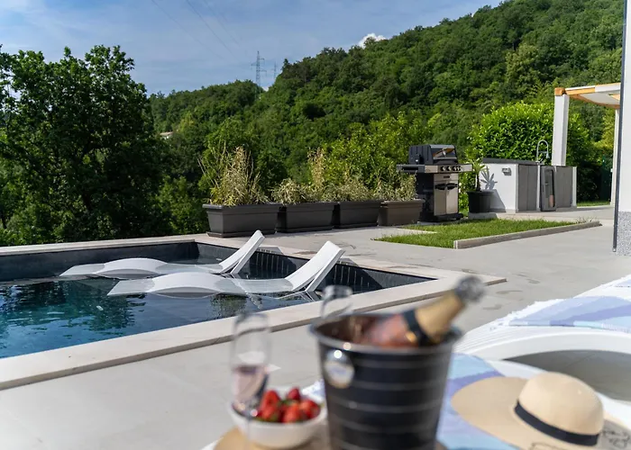 ヴィラ Mare&monti In Opatija, Heated Pool With Sea View オパティヤ